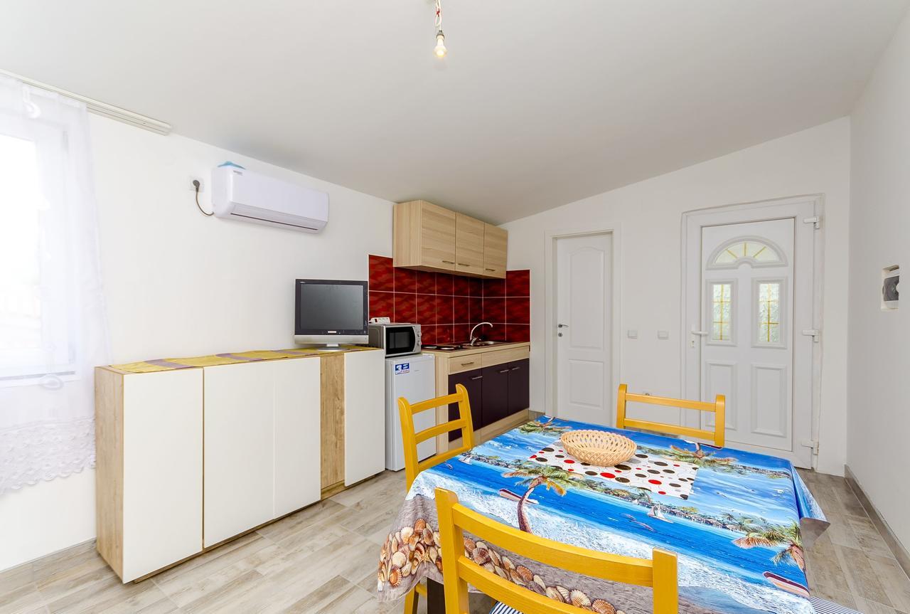 Apartments Mirko I Anda Donji Okrug  외부 사진